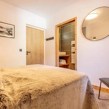 4* 4 Pour 8/10 Pers, Terrasse, Parking, Proche Piscine Et - Fr-1-638-20