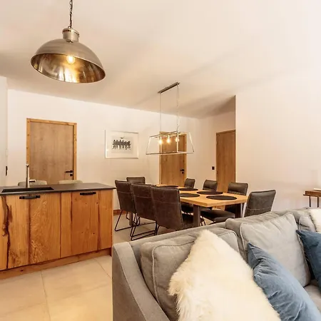 4* 4 Pour 8/10 Pers, Terrasse, Parking, Proche Piscine Et - Fr-1-638-20 La Plagne
