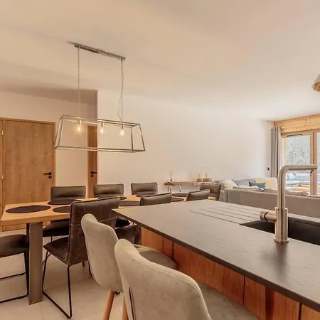4* 4 Pour 8/10 Pers, Terrasse, Parking, Proche Piscine Et - Fr-1-638-20