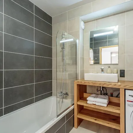 4* 4 Pour 8/10 Pers, Terrasse, Parking, Proche Piscine Et - Fr-1-638-20 Apartment